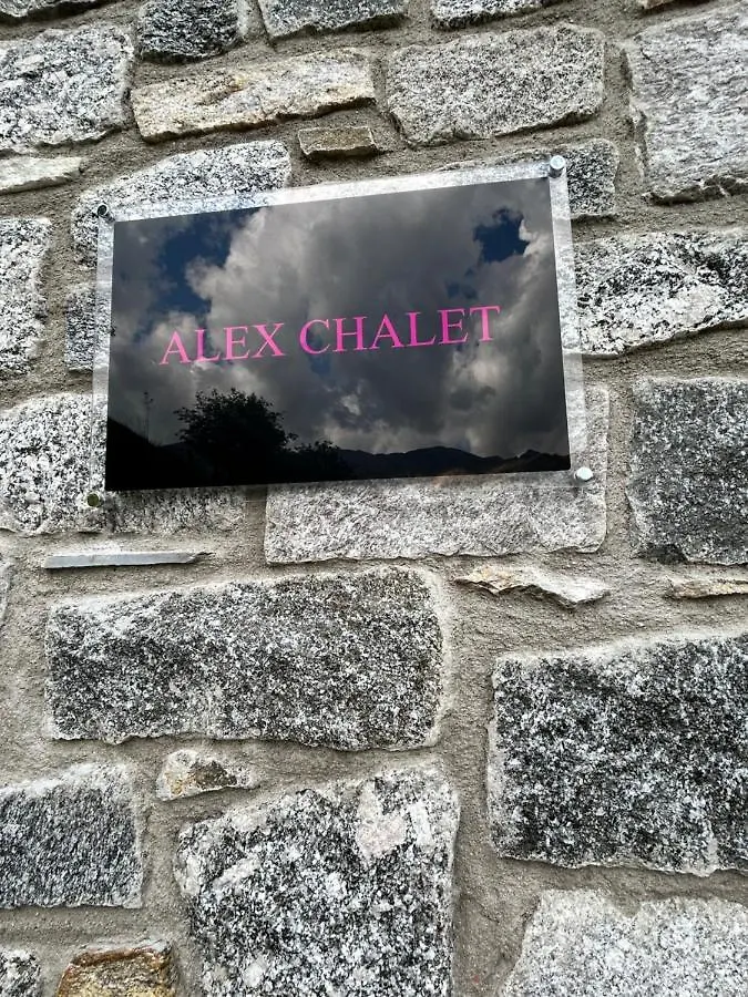 Alex Chalet Cavia